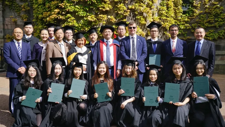 Tumataas na Gastos at Mas Mahihigpit na Patakaran sa Visa, Dahilan para Pag-isipan Muli ng mga Estudyanteng Tsino ang Pagkuha ng Degree sa UK