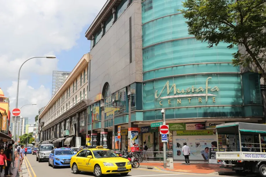 Tinitingnan ng mga Retailer sa Singapore ang Pagpapalawak sa Johor Bahru: Mga Oportunidad at Hamon