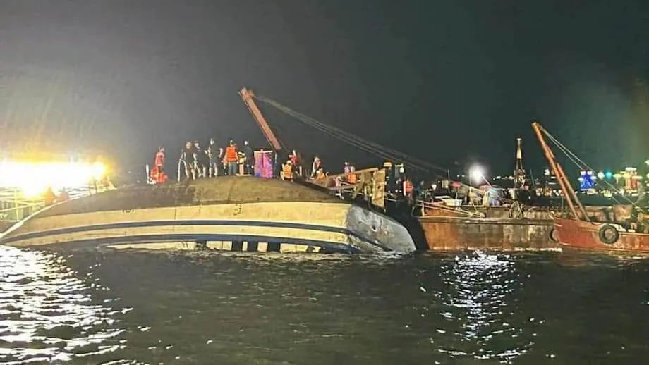 Tumaob ang Bangkang Pang-tour ng Ha Long Bay: Dose-dosenang Patay sa Pinakamalalang Sakunang Pandagat sa Vietnam sa mga Nakaraang Taon