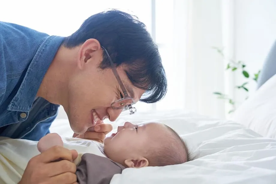 Dumarami ang mga Amang Koreano na Nag-aavail ng Paternity Leave sa Gitna ng Krisis sa Populasyon