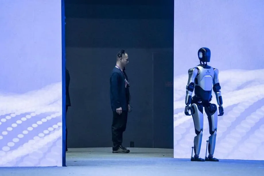 Nangunguna sa Entablado ang mga Robot na Hugis-Tao ng China: Ambisyon, Inobasyon, at ang Karera para sa Pandaigdigang Pamumuno sa AI