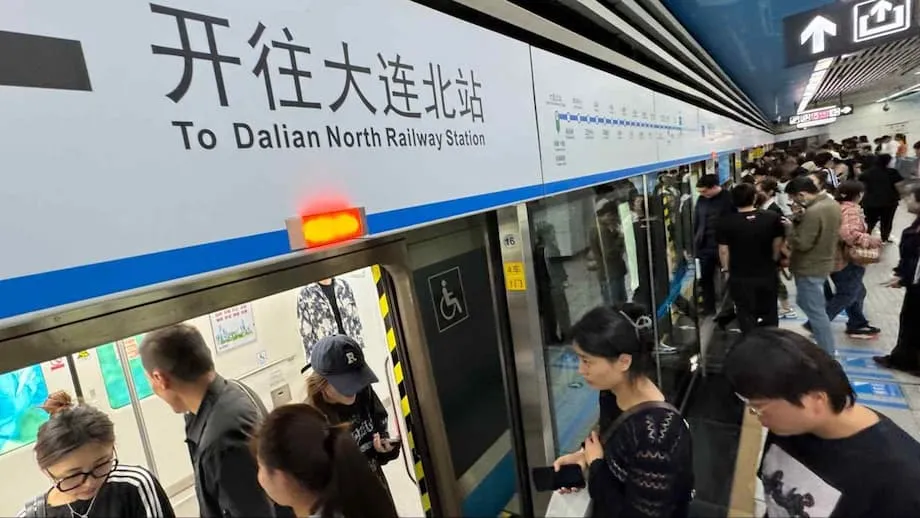 Nagtataas ng Pamasahe at Nagbabawas ng Serbisyo ang mga Metro sa China Habang Lumalaki ang Pagkalugi: Pambansa at Pandaigdigang Pananaw