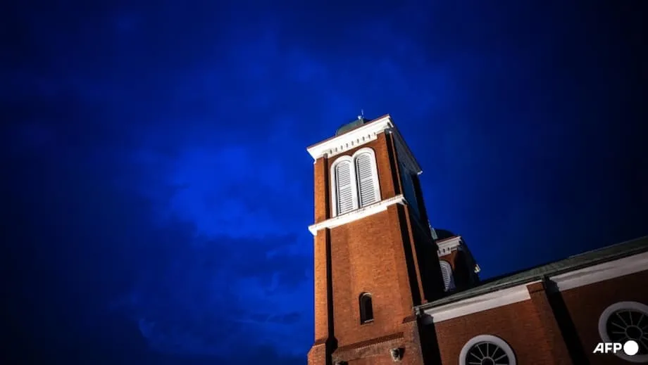 Sabay na Tumunog ang mga Kampana ng Katedral sa Nagasaki: 80 Taon Matapos ang Pagbagsak ng Bomba Atomika, Naggunita ang Lungsod at Nanawagan para sa Kapayapaan