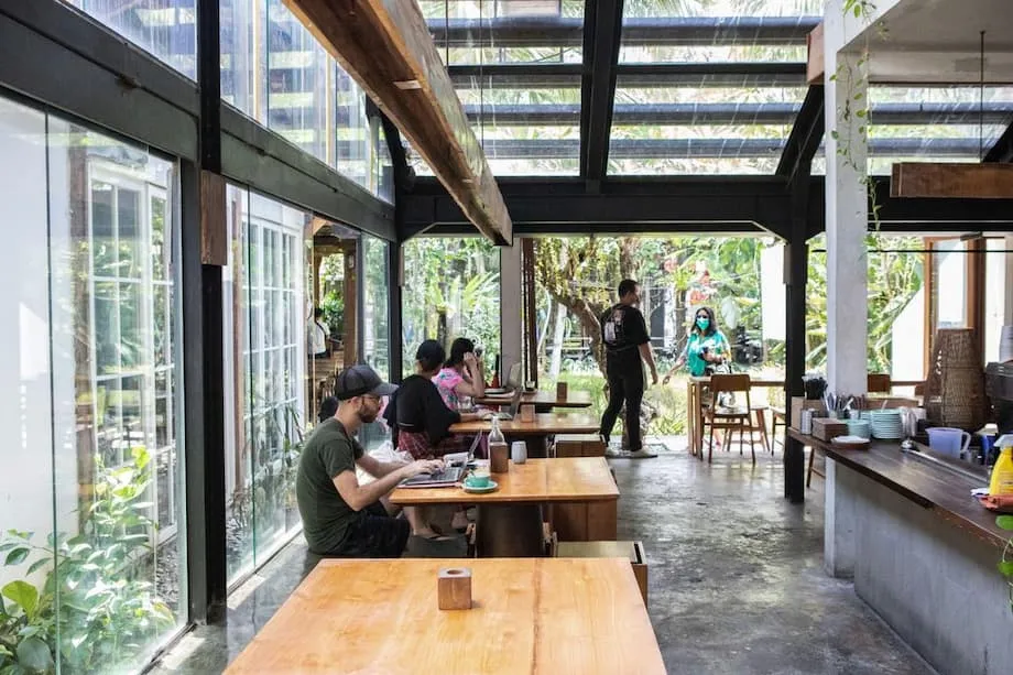 Tumahimik ang mga Café: Binabago ng Paghihigpit sa Bayad sa Karapatan sa Musika sa Indonesia ang mga Pampublikong Lugar at Nagbubunsod ng Pambansang Debate