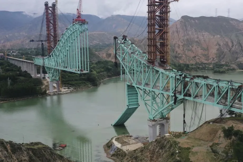 Trahedya sa Ilog Yellow: Pagguho ng Tulay sa Qinghai, China, Kumitil ng 12 Buhay
