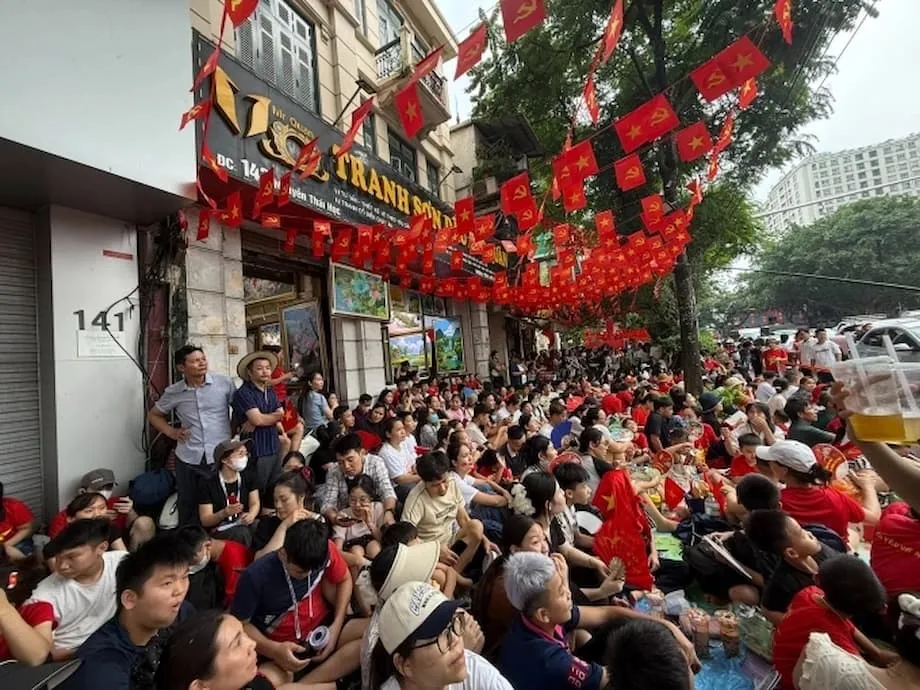 Binubuksan ng mga Taga-Hanoi ang Kanilang mga Pinto: Nagningning ang Diwa ng Komunidad sa mga Ensayo ng Parada para sa Pambansang Araw
