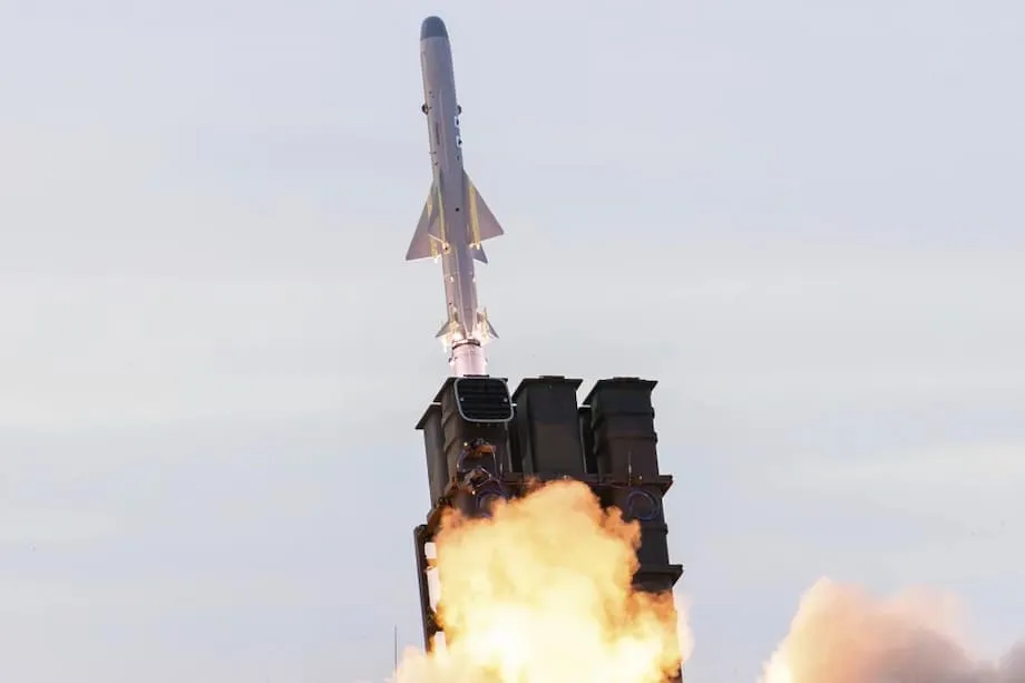 Pinabibilis ng Japan ang Pagdedeply ng mga Long-Range Missile sa Gitna ng Tumitinding Tensiyon sa Rehiyon