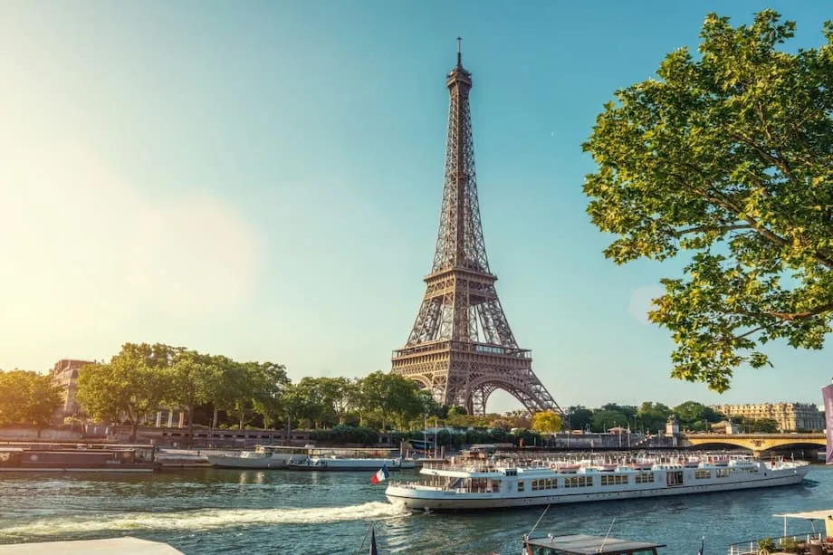 Mga Turistang Tsino, Nagpapasigla sa Pagdagsa ng mga Bisita sa Paris sa 2025: Ano ang Nagpapalakas sa Pagtaas at Paano Tumutugon ang Lungsod