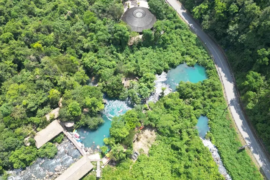 Tinatanggap ng Phong Nha-Ke Bang National Park ng Vietnam ang mga Manlalakbay sa Mahiwagang Mooc Stream