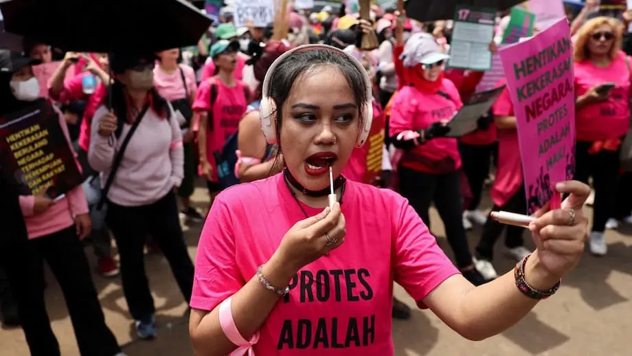 Matapang na Rosas, Bayaning Berde: Nangunguna ang Kababaihan sa Buong-Bansang Protesta sa Indonesia Laban sa Karahasan ng Pulisya at Pribilehiyong Pampulitika