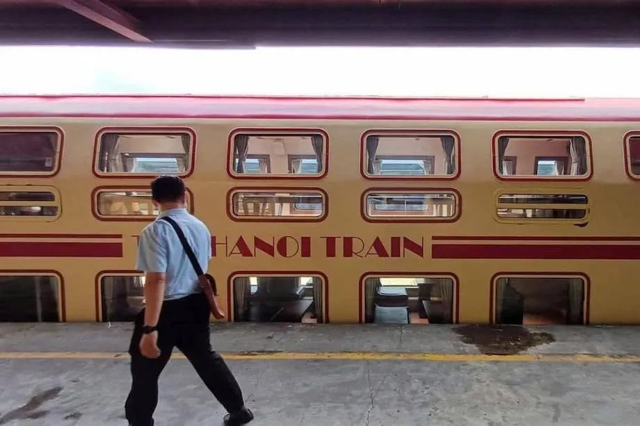 Ginagawang Entabladong Pangkultura ng Heritage Train ng Hanoi ang Paglalakbay sa Riles