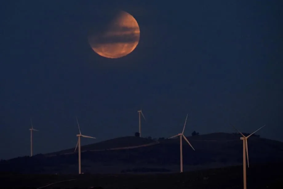 Makikintab ang Blood Moon sa Japan sa Bihirang Kabuuang Eklipse ng Buwan sa Lunes ng Umaga