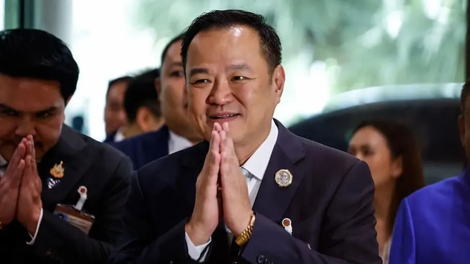 Naging punong ministro ng Thailand si Anutin Charnvirakul sa gitna ng kaguluhan at nalalapit na halalan
