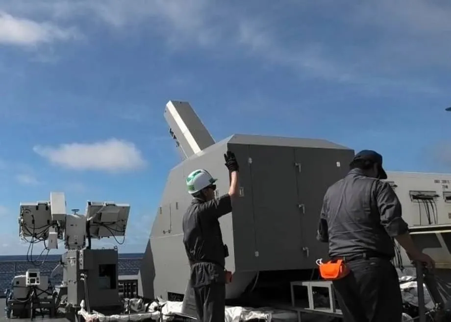 Nagpaputok ang Japan ng Prototype Naval Railgun mula sa JS Asuka Laban sa Target na Barko, Kauna-unahan sa Dagat