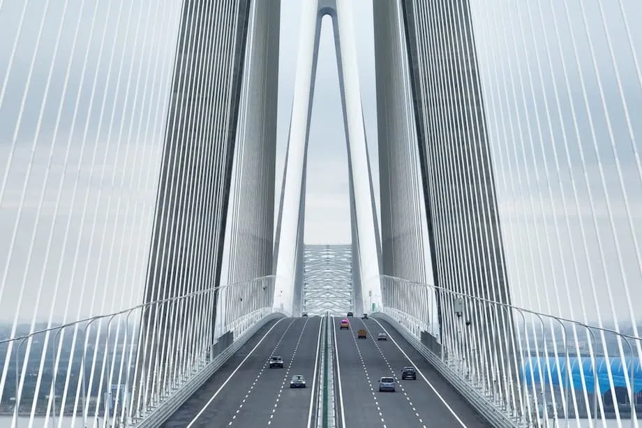 Binuksan ng China ang pinakamahabang cable-stayed bridge sa mundo sa ibabaw ng Yangtze River