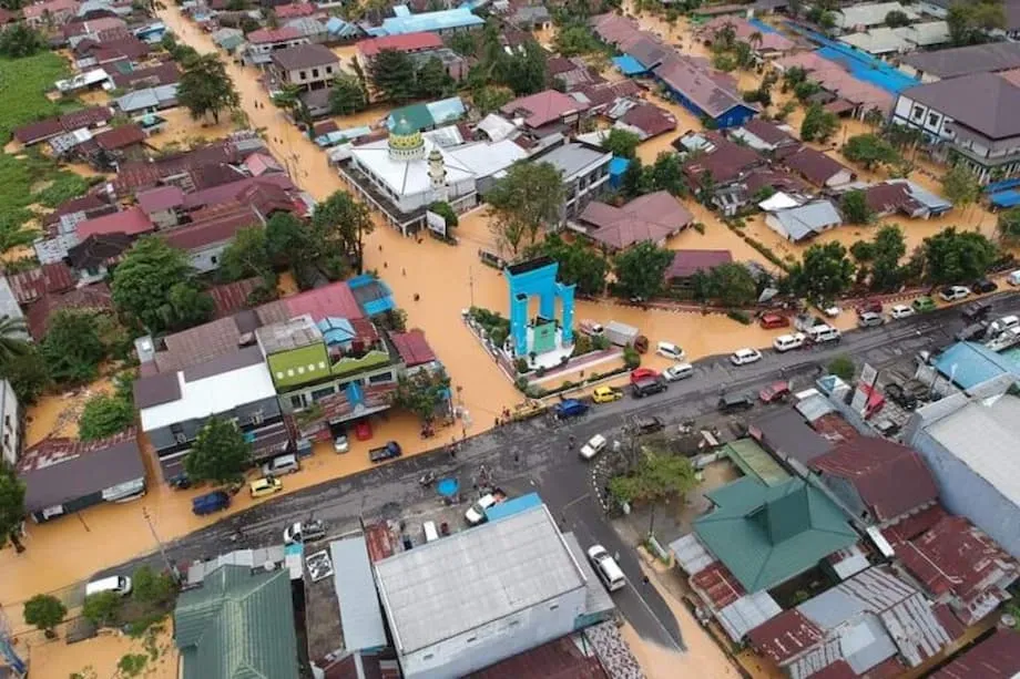 Pinatuyong Lupaing Pit: Mas Malalalang Baha, Binabago ng mga Kanal ng Kumpanya ang Indonesia