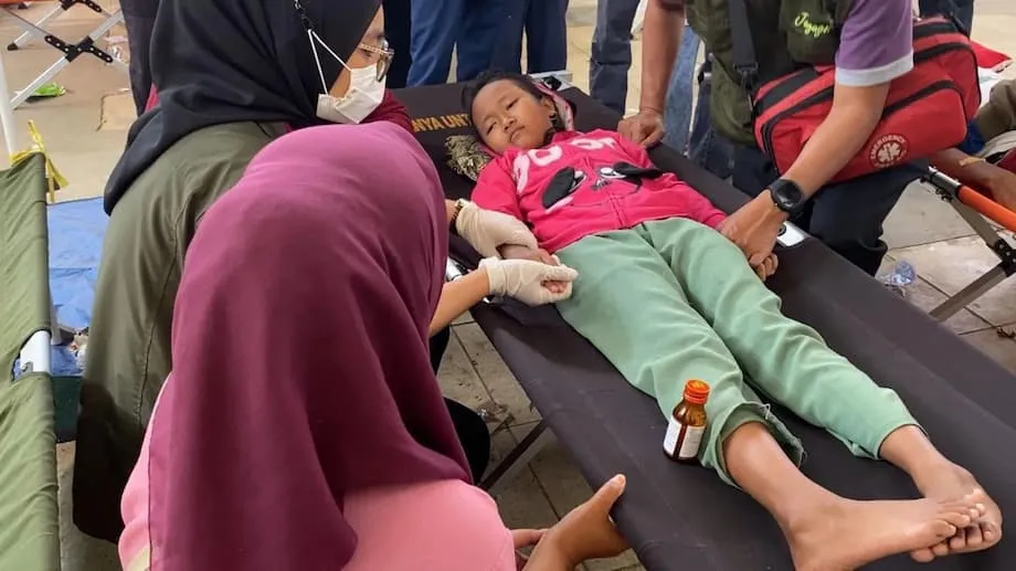 Nahaharap sa Krisis ang Programa ng Indonesia para sa Libreng Tanghalian sa Paaralan Matapos Magkasakit ang Mahigit 1,000 Bata sa West Java