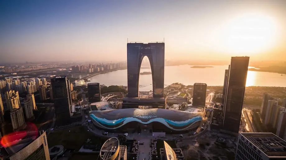 Inaakit ng CapitaLand ang mga mamimili sa China sa pamamagitan ng mga bagong brand at isang retail REIT sa Shanghai