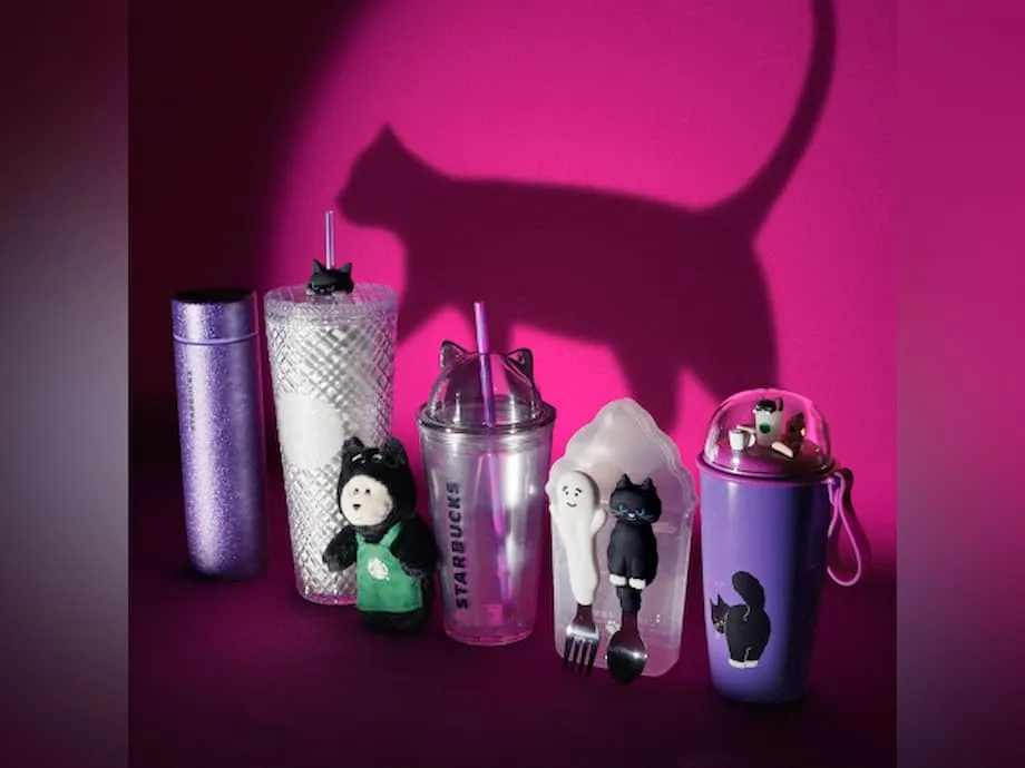 Inilantad ng Starbucks Japan ang koleksiyong black cat para sa Halloween 2025 at ang acai berry Frappuccino