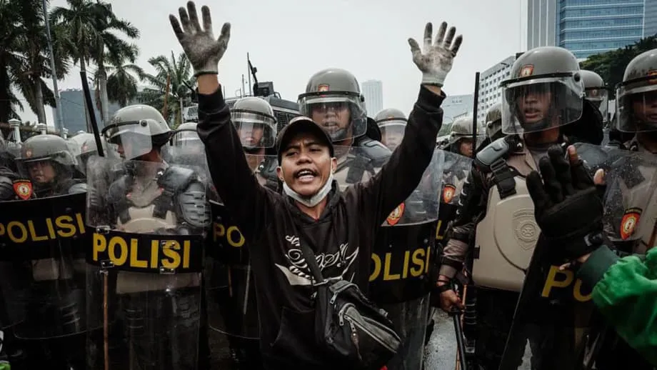 Muling Nag-aalab ang Galit sa Parlamento ng Indonesia Matapos Halos Dumoble ang Pondo sa Panahon ng Recess