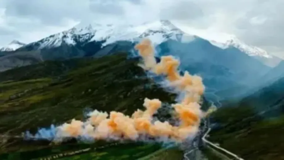 Nagtanggal ang China ng mga Opisyal Dahil sa Palabas ng Paputok ng Arc'teryx sa Tibet