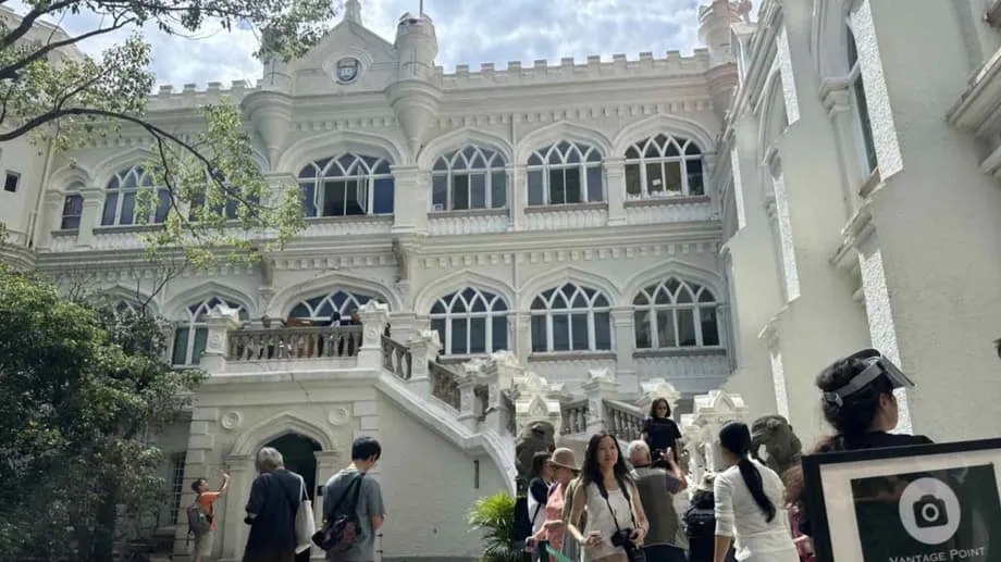 Binubuksan ng Hong Kong sa mga Bisita ang mga Makasaysayang Lokasyon ng Pelikula