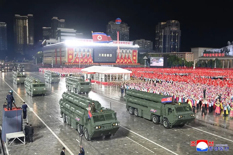 Nagpaputok ang Hilagang Korea ng mga Ballistic Missile Bago ang APEC Summit, Inaangkin ang Sistemang Hypersonic