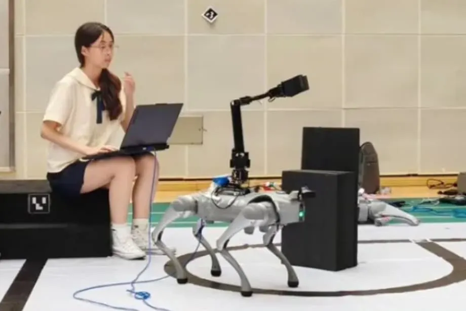 Nagbukas ang Unitree ng kurso para sa mga estudyante tungkol sa pagsasanay sa robot dog na Go2
