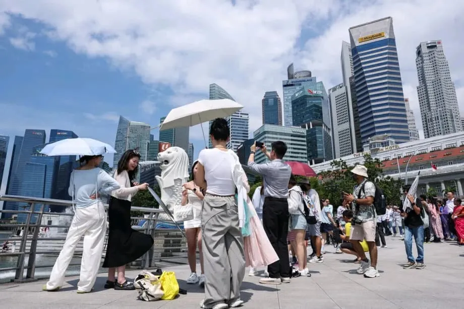 Bakit Hati ang mga Turistang Tsino sa Kanilang Pananaw sa Singapore Ngayon