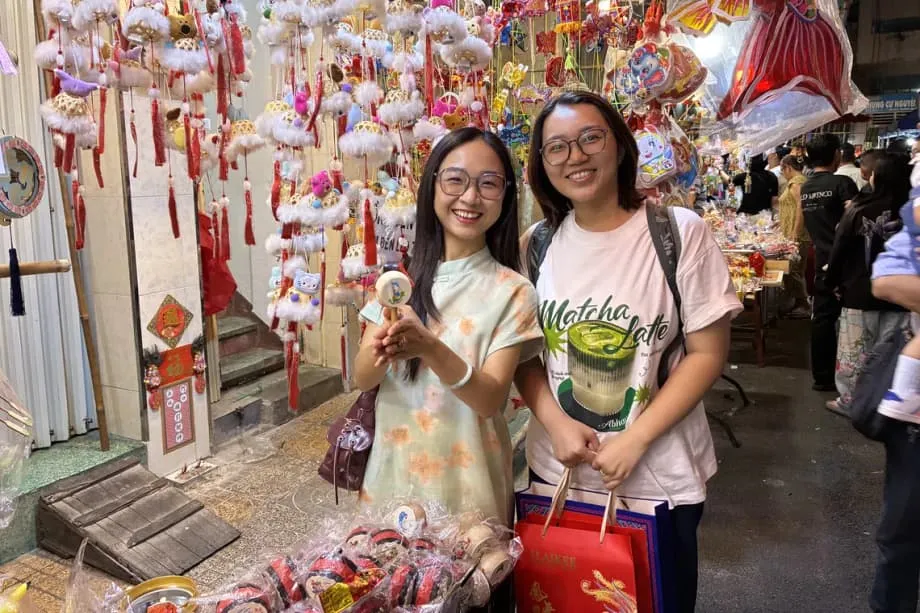 Mga Aralin sa Livestream at mga Nawawalang Diyalekto: Paano Binabawi Online ng Gen Z na mga Tsinong Vietnamese ang Kanilang Pagkakakilanlan