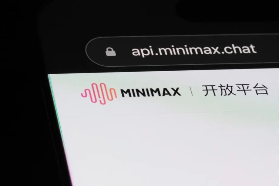 Nahigitan ng AI Model na MiniMax M2 ang Google DeepMind