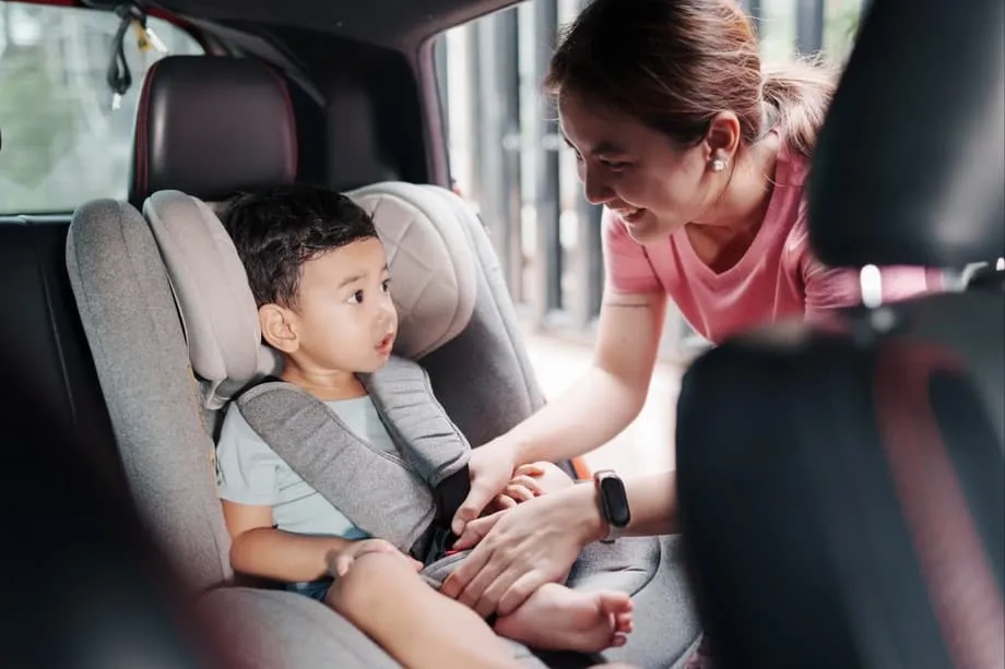 Hong Kong, Mag-aatas ng Paggamit ng Child Restraint sa mga Pribadong Sasakyan Simula Nobyembre 2025