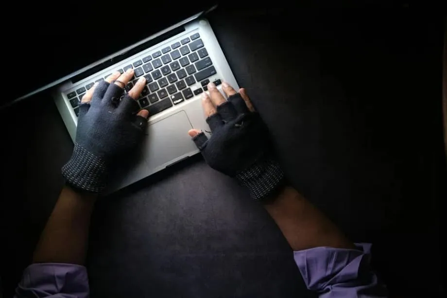 Sinasamantala ng grupong Konni ng Hilagang Korea ang Google Find Hub at KakaoTalk para burahin ang laman ng mga telepono at magkalat ng malware sa Timog Korea