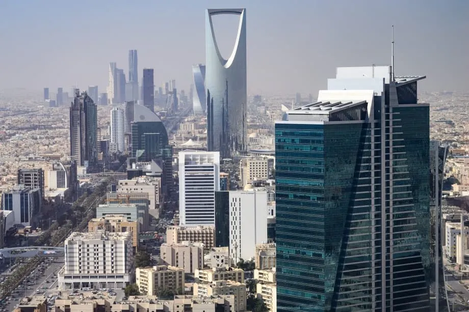 Mataas na sahod, umaakit sa mga taga-Hong Kong sa Saudi Arabia habang sinusubok ng culture shock ang mga bagong dating