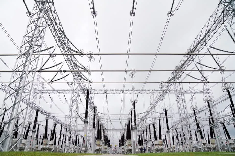 Pinasiklab ng AI ang paglago ng mga export ng kagamitang pangkuryente ng China sa gitna ng pandaigdigang kakulangan sa kapasidad ng grid