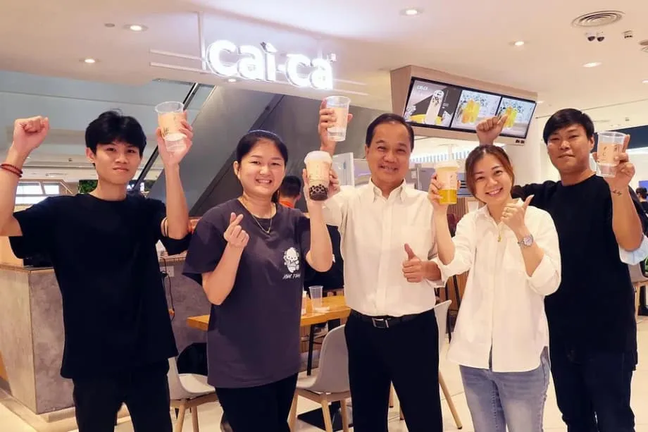 Matapos ang pag-alis ng Gong Cha, pumapasok sa merkado ang Cai Ca sa tulong ng soy milk tea at mas masustansiyang mga inumin