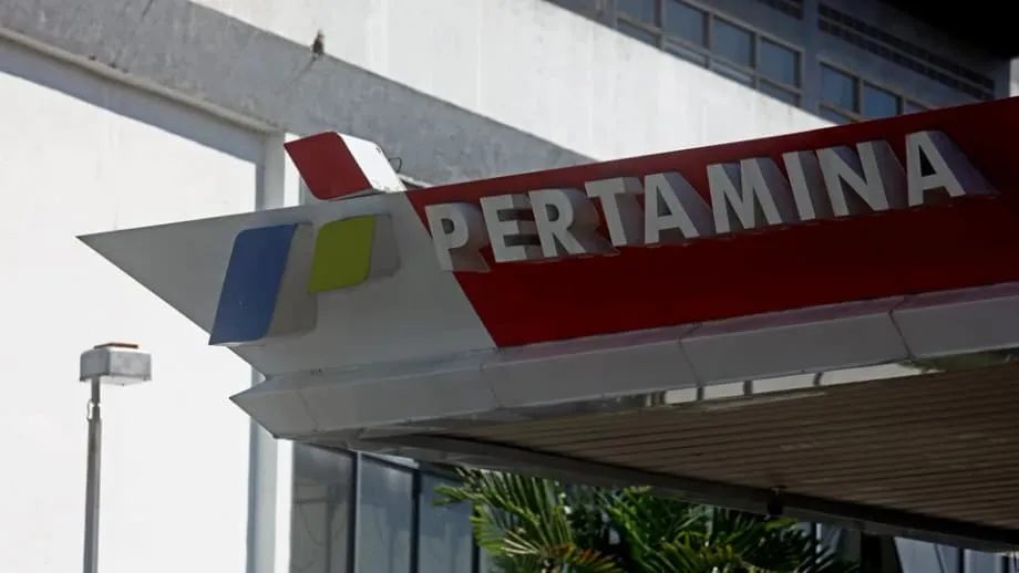 Bibili ang Shell ng 100,000 bariles ng gasolina mula sa Pertamina habang tinutugunan ng Indonesia ang kakulangan sa mga pribadong istasyon