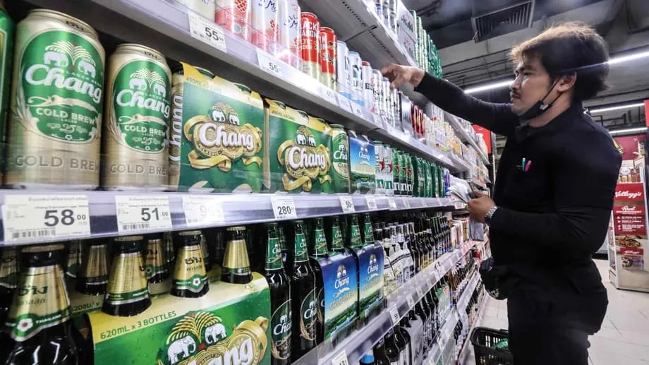 Bakit Naglalaan ng Bilyon ang ThaiBev, May-ari ng Chang Beer, sa Pagawaan ng Gatas at Pagkaing Halal