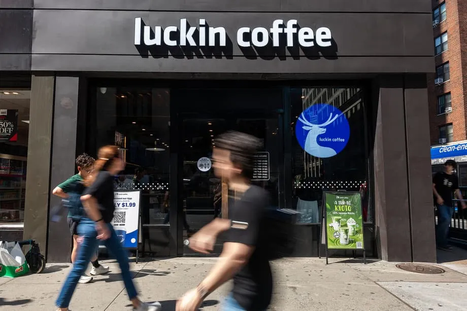 Tinutumbok ng Luckin Coffee ang muling pagkalista sa U.S. matapos ang limang taong pagbangon