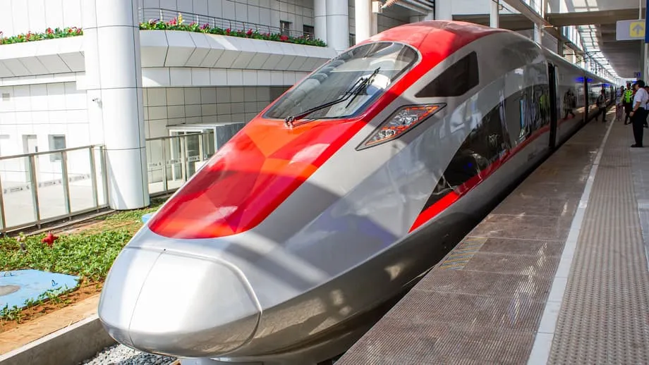 Nahaharap sa tumitinding pagsubok sa utang ang high-speed rail na Whoosh ng Indonesia