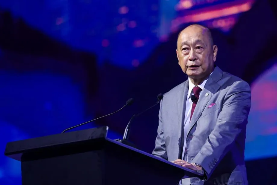 Sinabi ni UOB CEO Wee Ee Cheong na dapat palakasin ng AI ang kakayahan ng mga tao, hindi sila palitan