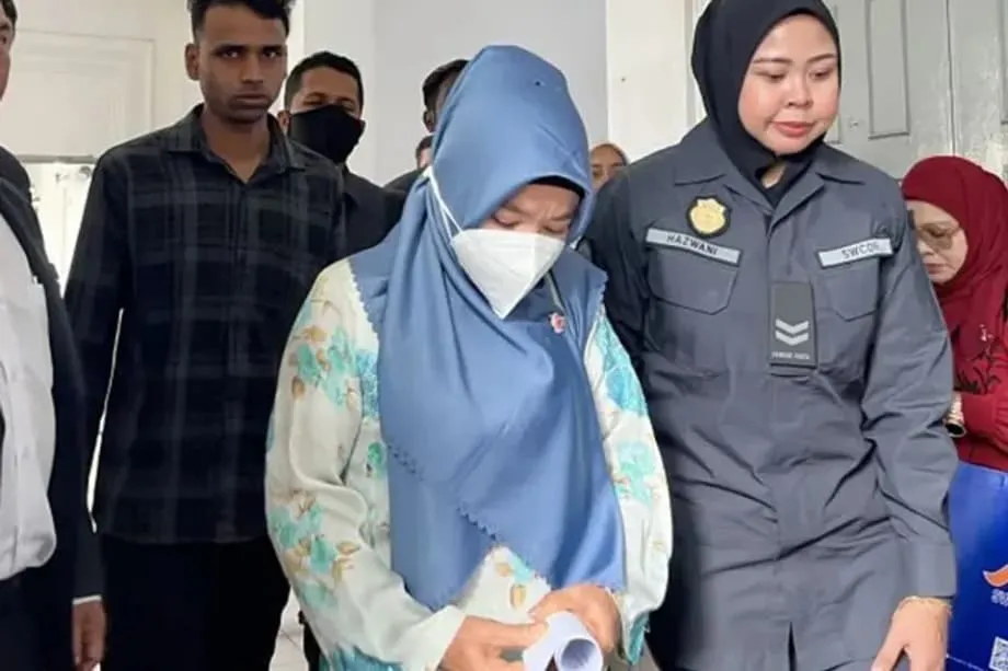 Dalawang Dayuhan, Unang Kinasuhan sa Mahigpit na Bagong Batas ng Malaysia Laban sa Pagtatapon ng Basura
