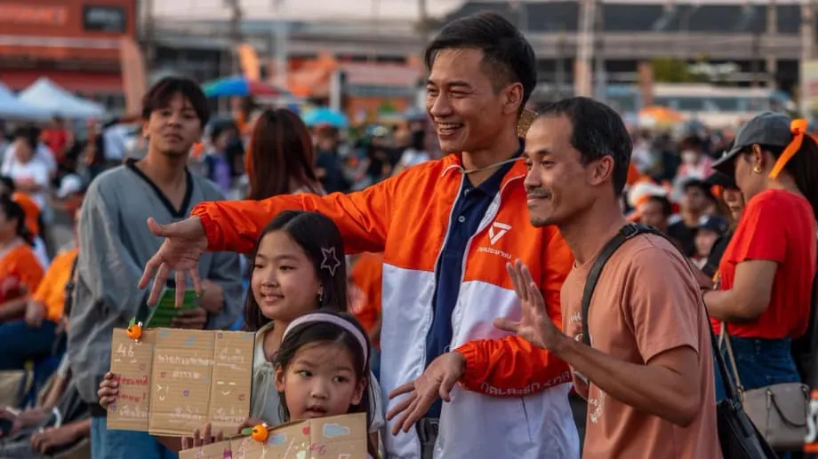 Nangunguna sa mga Sondage ang People’s Party ng Thailand, Ngunit Hinaharap Nito ang mga Pamilyar na Hadlang sa Kapangyarihan