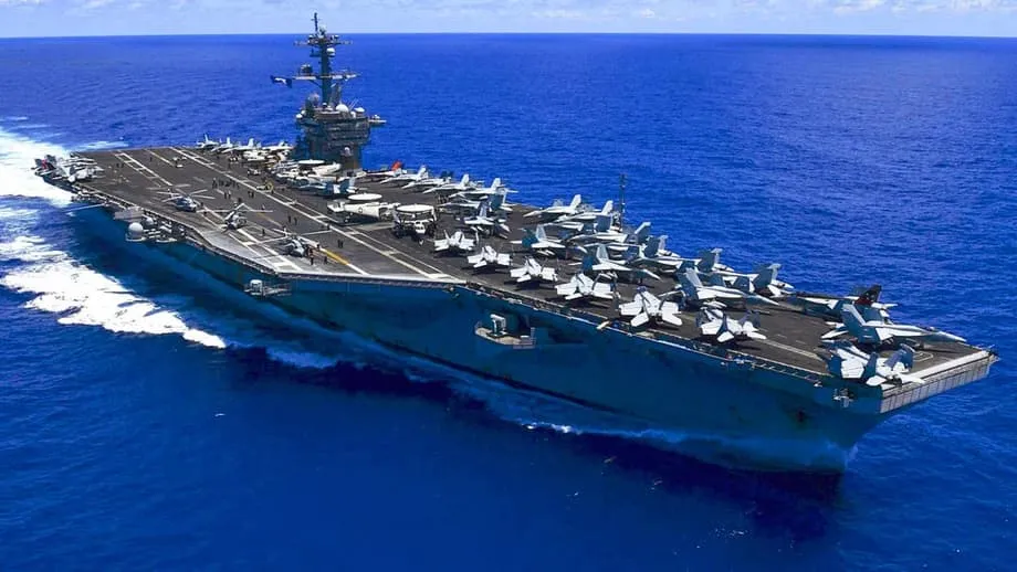 Ipinakita ng mga Live-Fire Drill ng USS Abraham Lincoln sa South China Sea ang Kahandaang Militar at mga Panganib sa Kapaligiran
