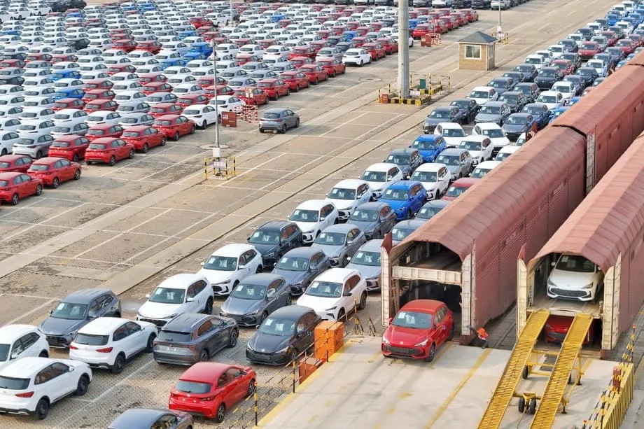 Pinapaikli ng mga Automaker sa China ang Panahon ng Pagbabayad sa mga Supplier mula 300 Araw tungo sa 54 habang Sinisugpo ng Beijing ang Digmaan sa Presyo