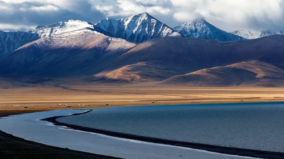 Nagpapakilos sa mga Sinaunang Fault at Nagdudulot ng Lindol ang Pagkatuyo ng mga Lawa sa Tibet
