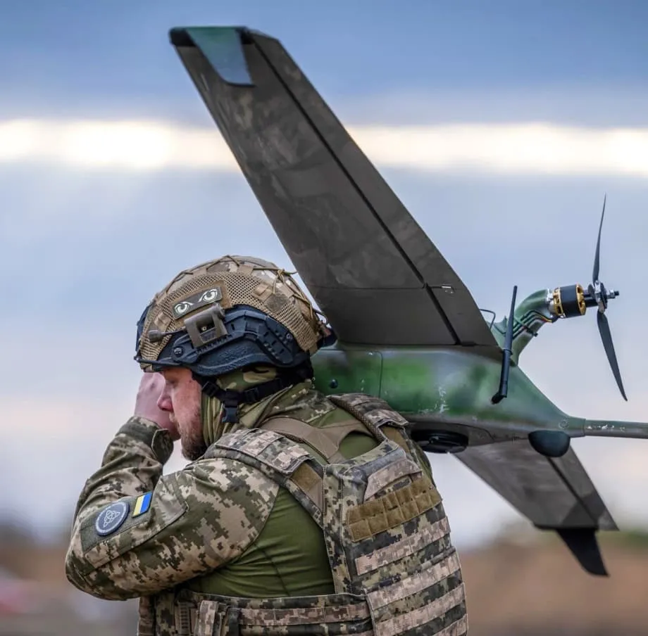 Ipinadala ang mga Hapones na Engineer sa Frontline ng Ukraine para sa $2,500 na Sistema ng Depensa Laban sa mga Drone