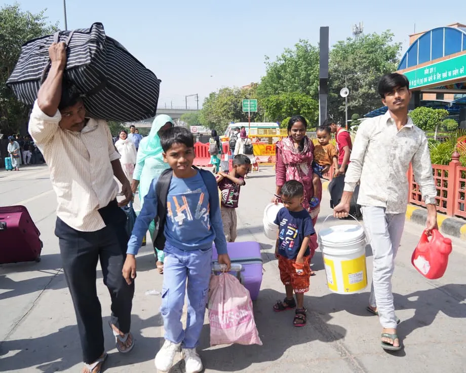 Paglikas ng mga Migrante sa Delhi: Paano Pinawawalang-Tao ng Pandaigdigang Krisis sa Gatong ang Kabisera ng India