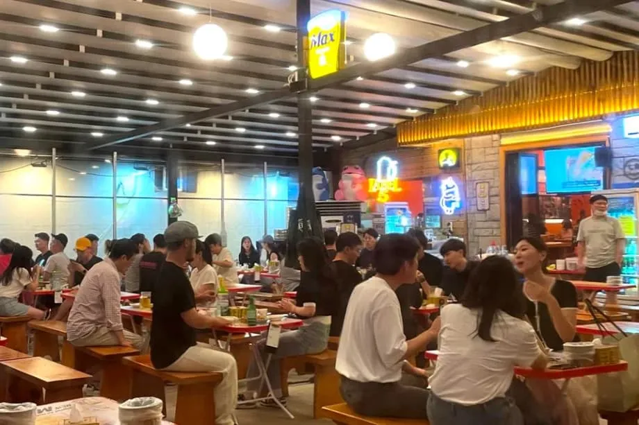 Pagbabago sa Pag-inom sa South Korea: Paano Unti-unting Tumitigil sa Pag-inom ang Bansang Kilala sa Labis na Pag-inom