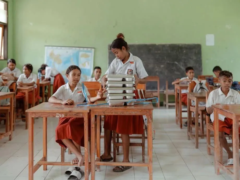 Nagbabanta sa Katatagan ng Pananalapi ang Ambisyosong Programa ng Indonesia para sa Libreng Pagkain